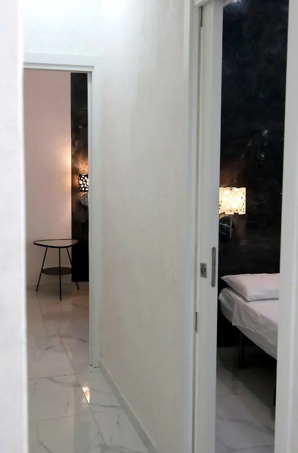 Apartment House Tribunali Naples Italy